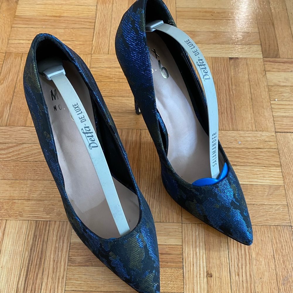 Women shoes 👠 Each pear$20